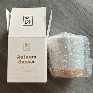 ⭐️ Botanica Autumn Sunset Speckled Ceramic Candle